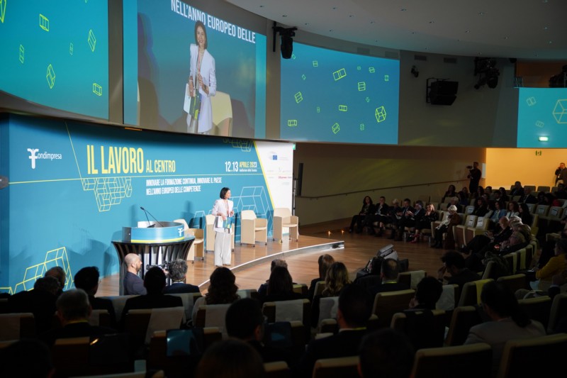 Il lavoro al centro - foto 1